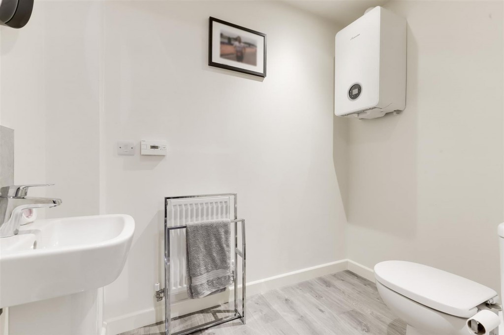 Hall Close, Nottingham, NG5