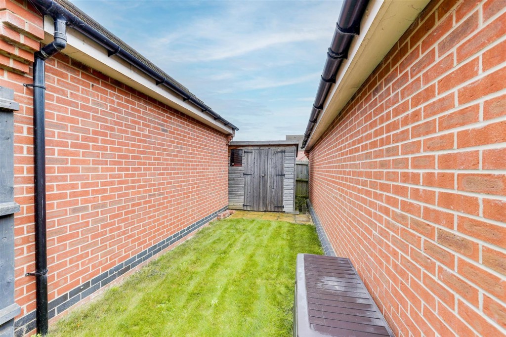 Pompeia Close, Hucknall, NG15