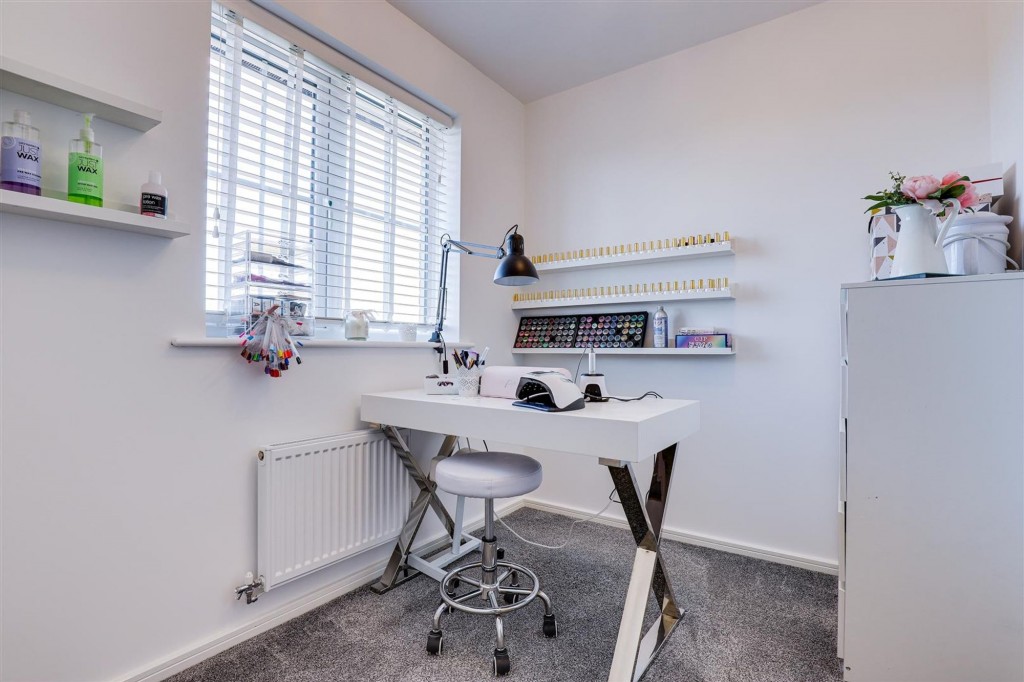 Violet Grove, Newark, NG24