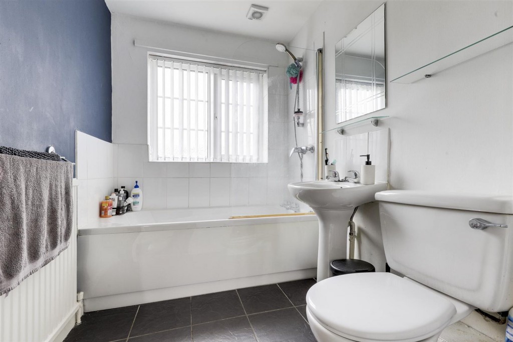 Holkham Close, Arnold, NG5