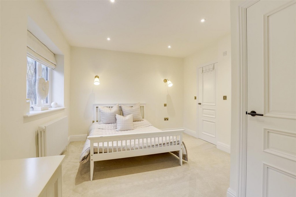 Loughborough Road, West Bridgford, NG2