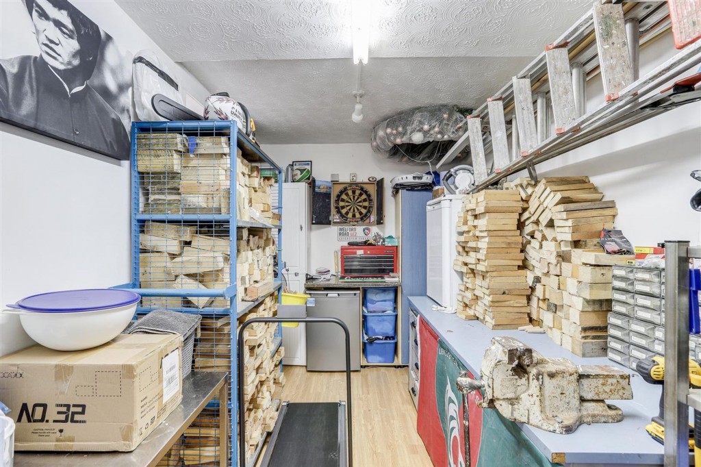 Lonsdale Drive, Toton, NG9