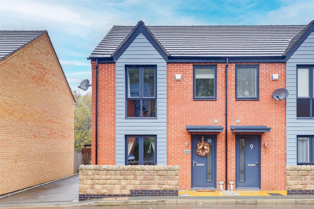 Country Crescent, Nottingham, NG6