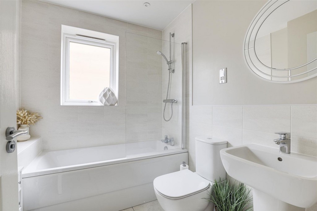 Country Crescent, Nottingham, NG6