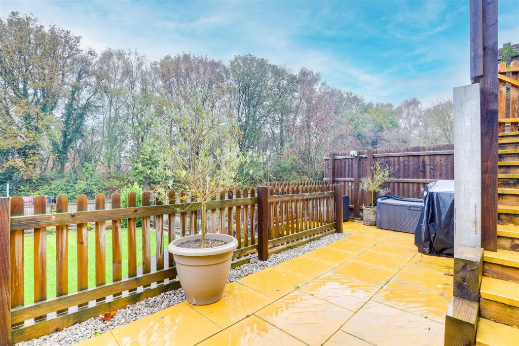 Country Crescent, Nottingham, NG6