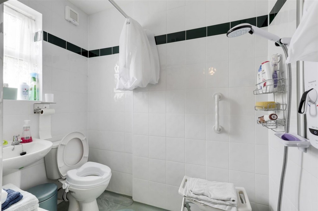 Woodstock Avenue, Nottingham, NG7