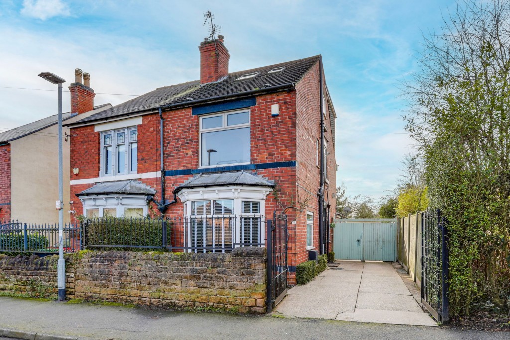 Garden Road, Hucknall, NG15