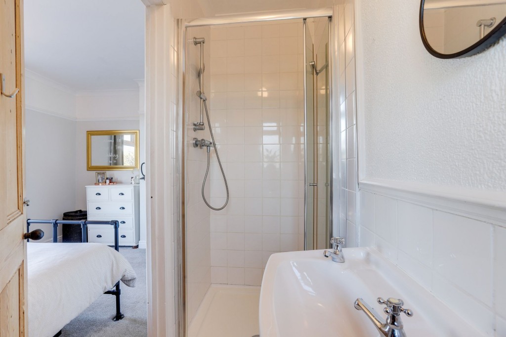 Garden Road, Hucknall, NG15