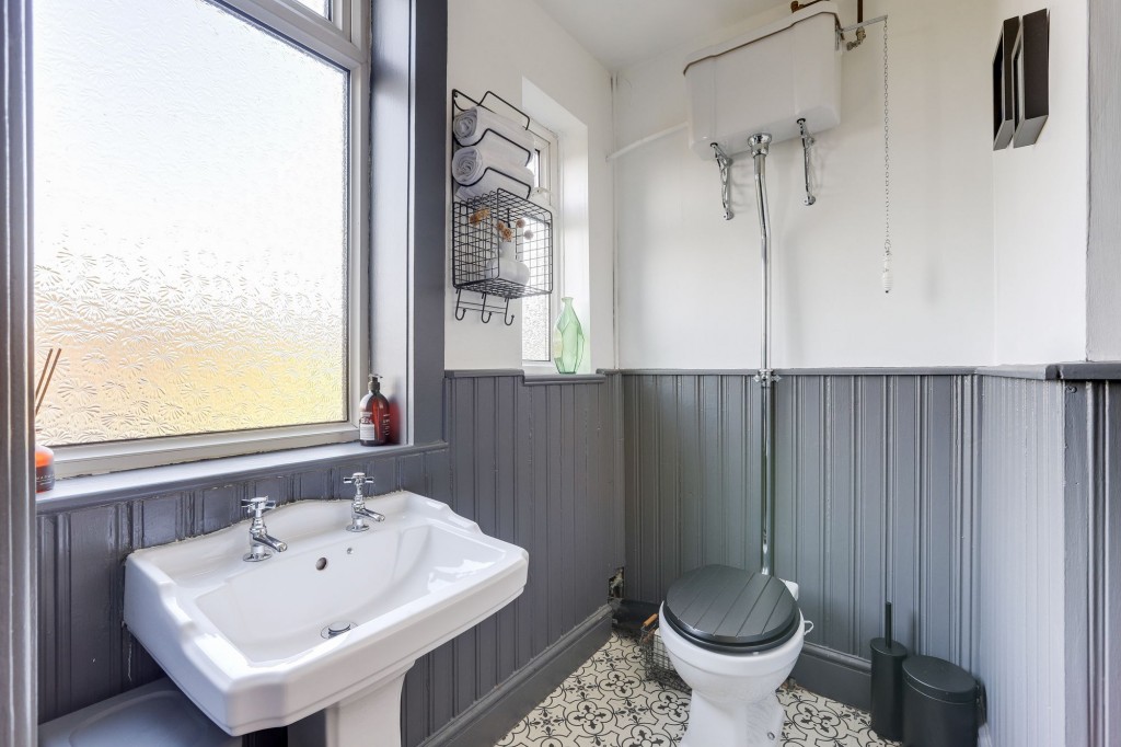 Garden Road, Hucknall, NG15