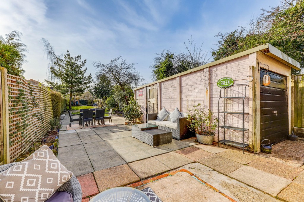 Garden Road, Hucknall, NG15