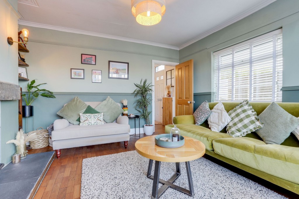 Garden Road, Hucknall, NG15