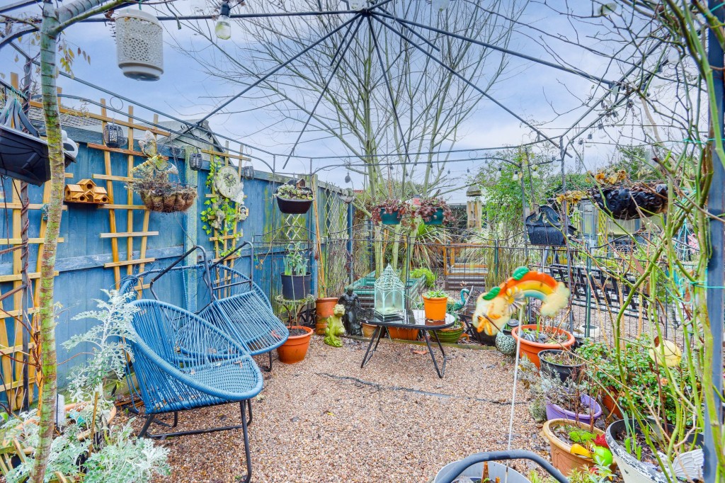 Springwood Gardens, Woodthorpe, NG5