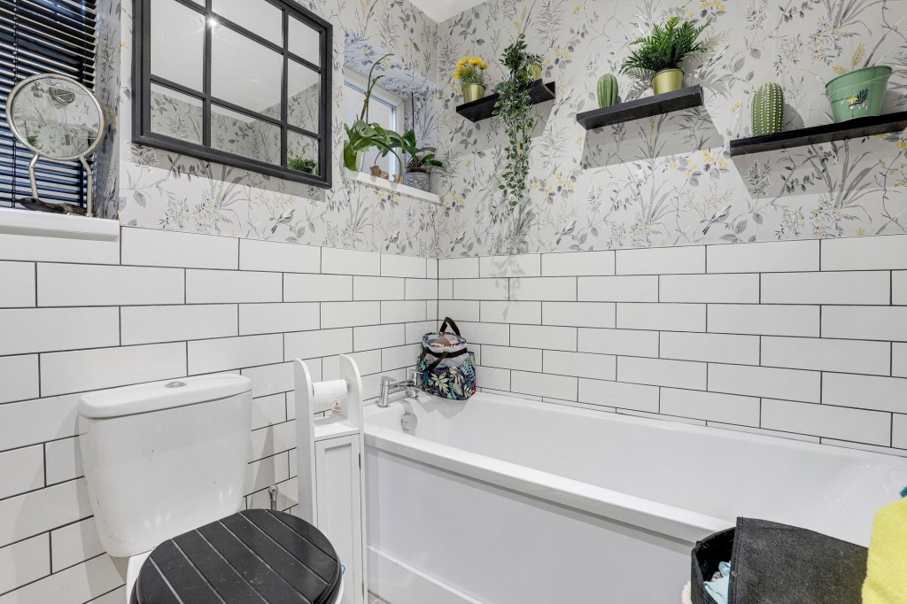 Springwood Gardens, Woodthorpe, NG5