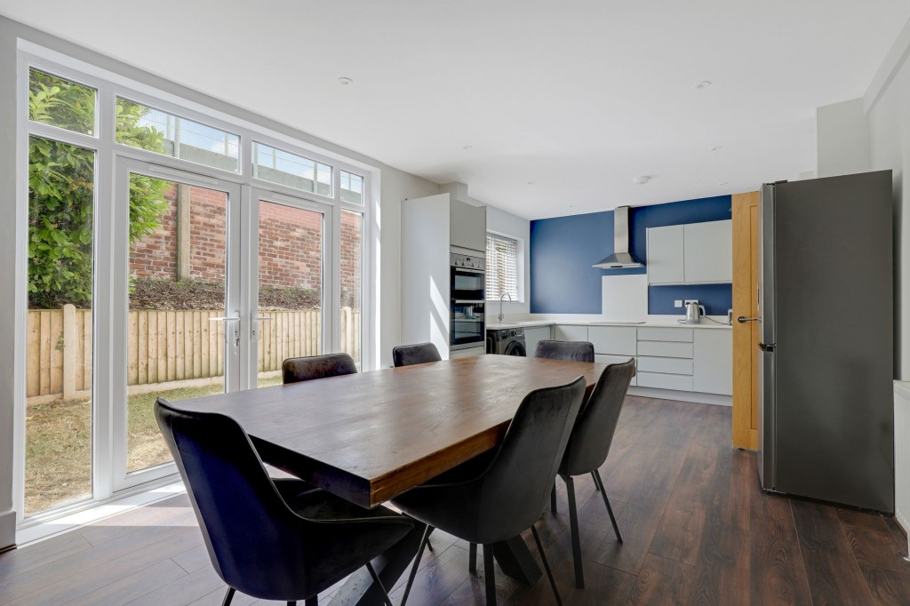 Ampthill Rise, Nottingham, NG5