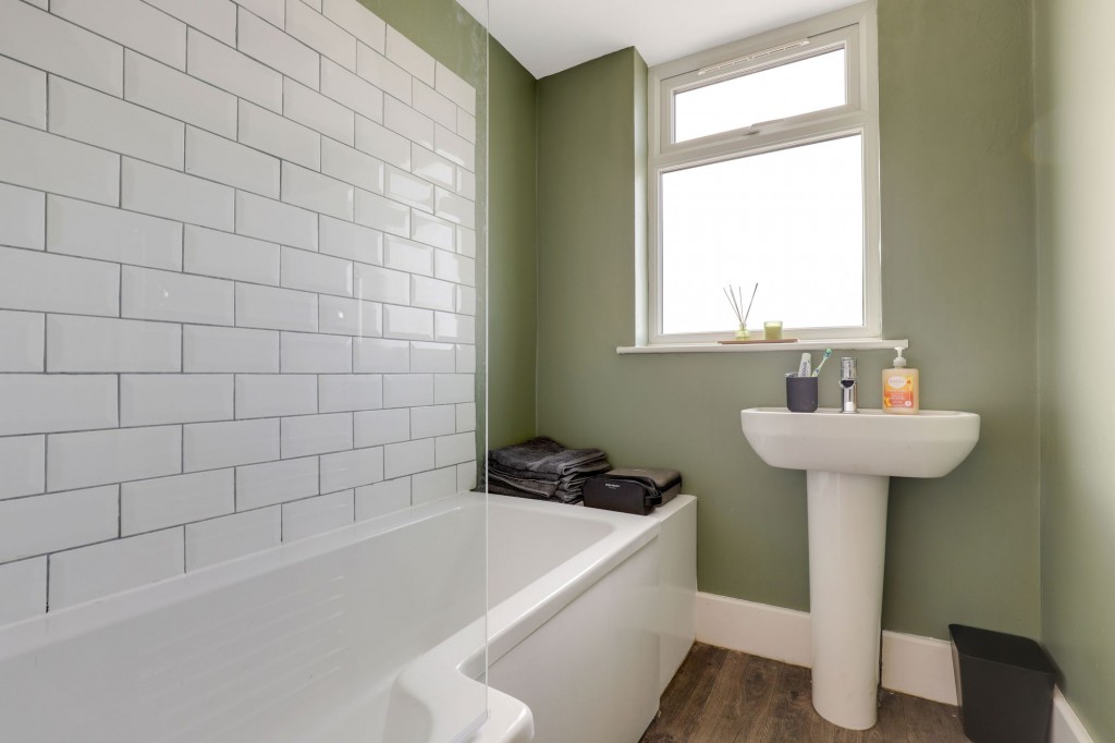 Ampthill Rise, Nottingham, NG5