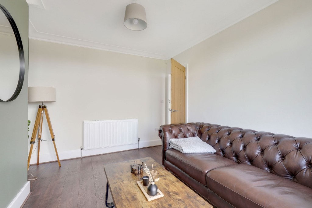 Ampthill Rise, Nottingham, NG5