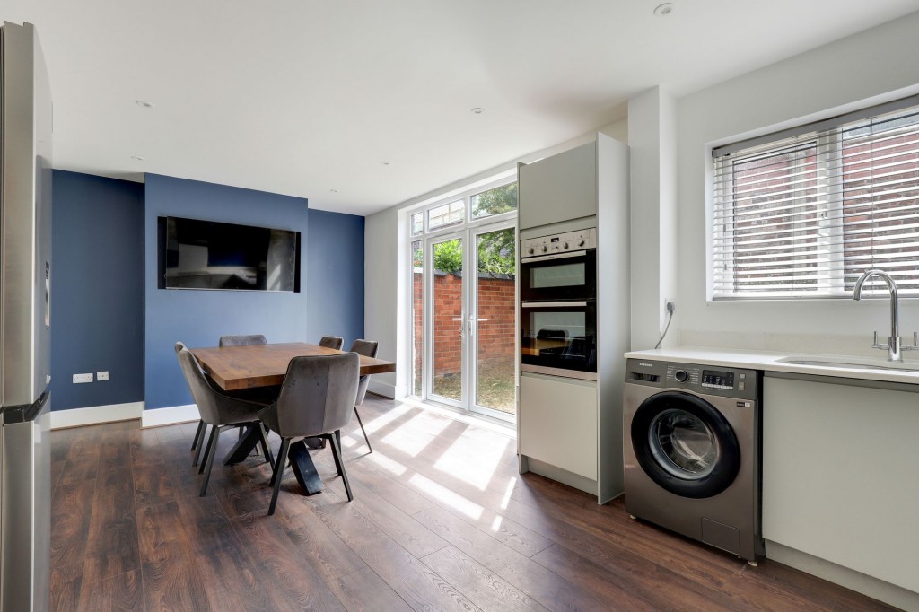 Ampthill Rise, Nottingham, NG5
