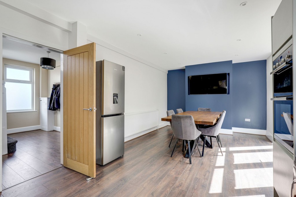Ampthill Rise, Nottingham, NG5