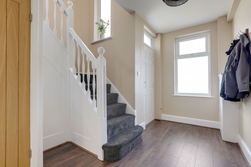 Ampthill Rise, Nottingham, NG5