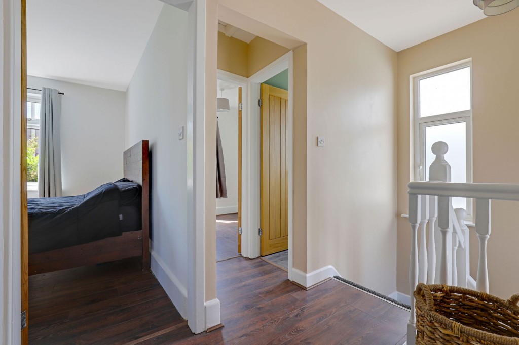 Ampthill Rise, Nottingham, NG5