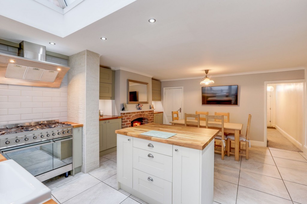 West Terrace, Hucknall, NG15