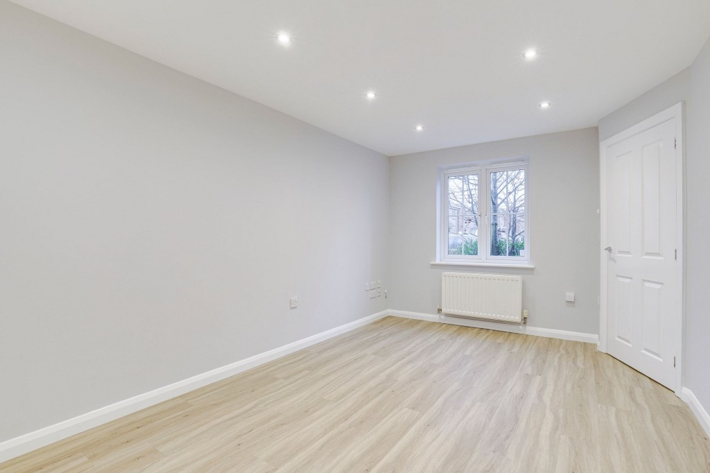 James Drive, Calverton, NG14