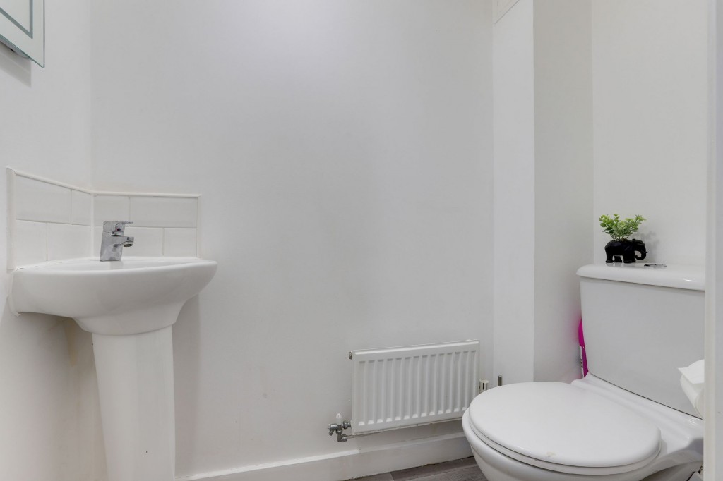Glover Close, Annesley, NG15