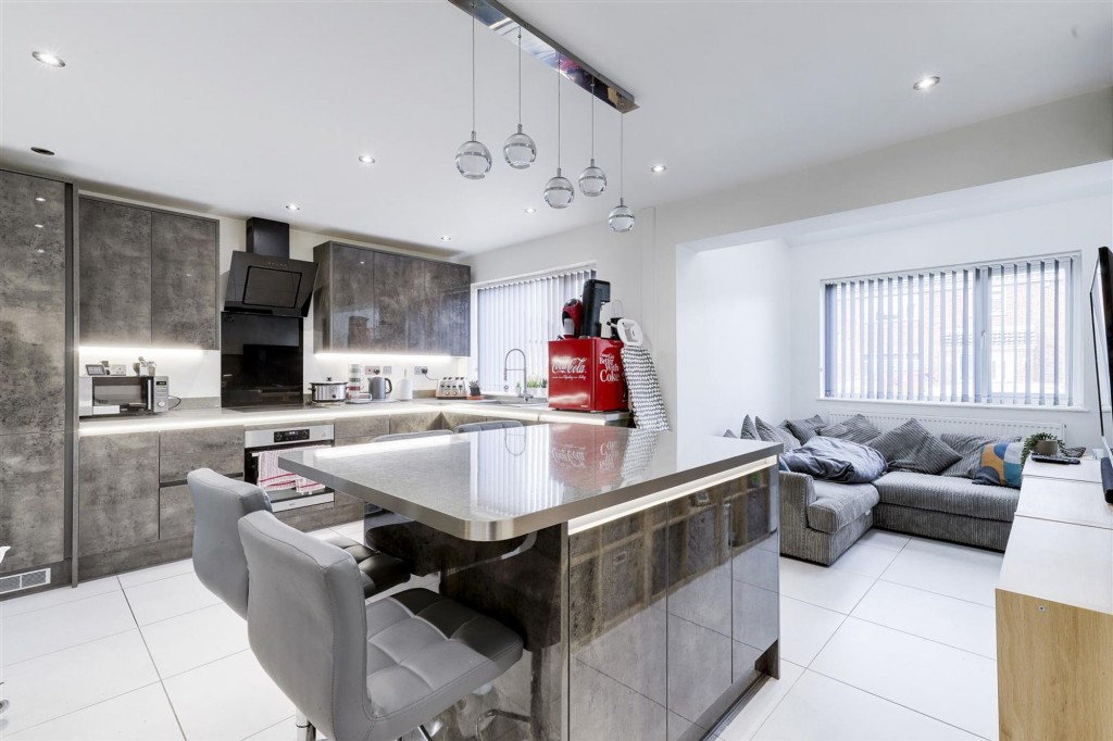 Lodge Farm Lane, Arnold, NG5