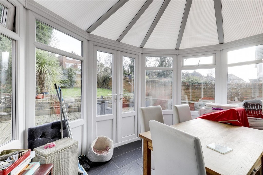 Lodge Farm Lane, Arnold, NG5