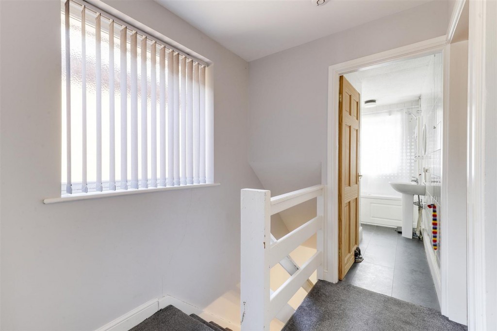 Lodge Farm Lane, Arnold, NG5