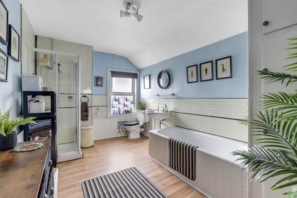 Montague Road, Hucknall, NG15