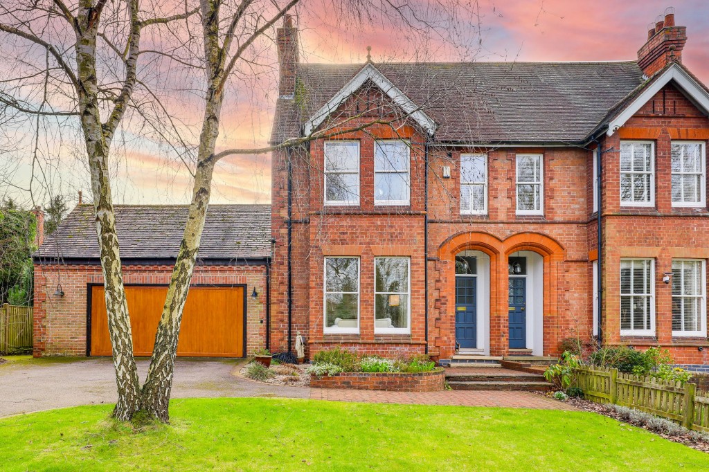 Cropwell Road, Radcliffe-On-Trent, NG12