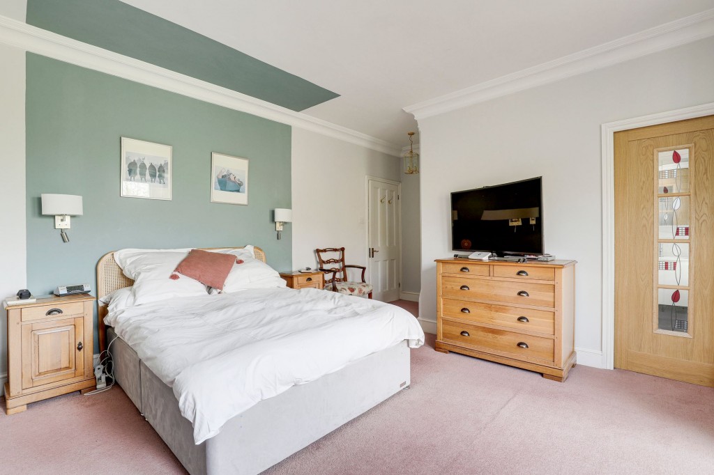 Cropwell Road, Radcliffe-On-Trent, NG12