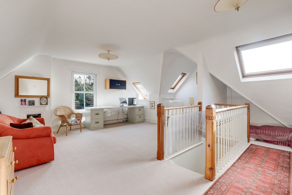 Cropwell Road, Radcliffe-On-Trent, NG12