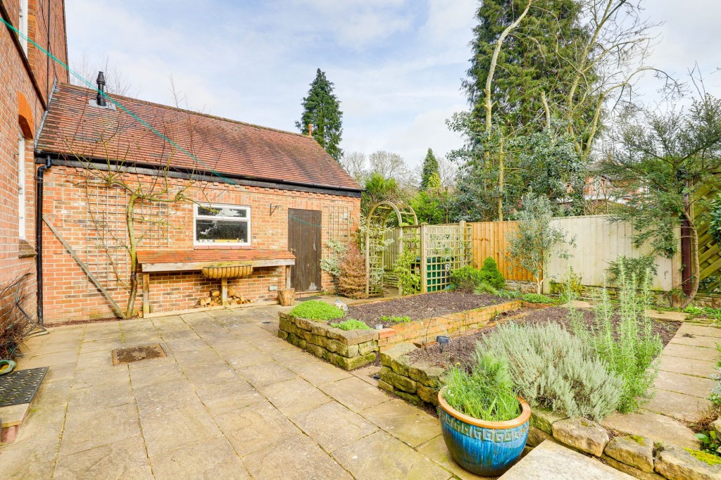 Cropwell Road, Radcliffe-On-Trent, NG12