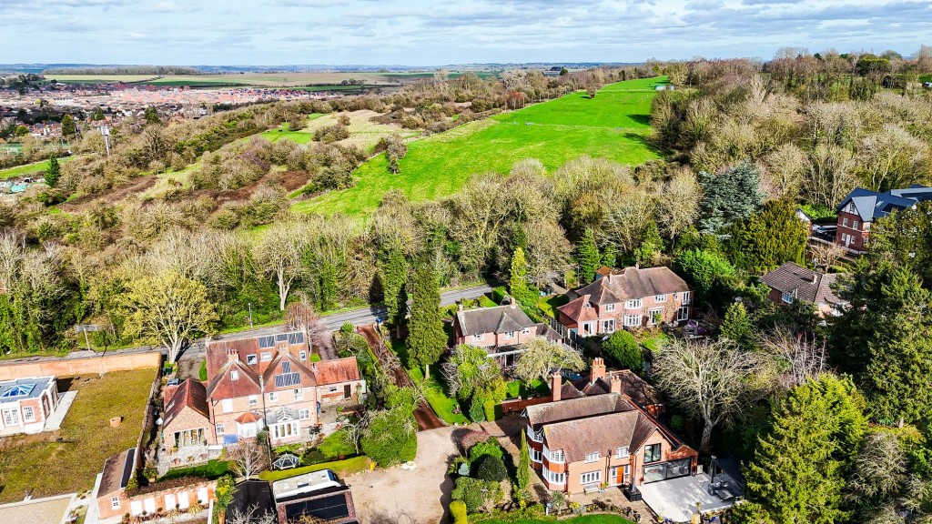 Cropwell Road, Radcliffe-On-Trent, NG12