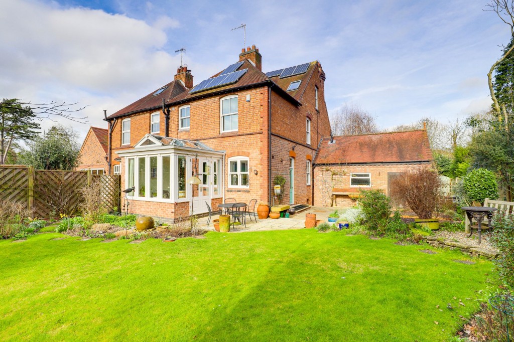 Cropwell Road, Radcliffe-On-Trent, NG12