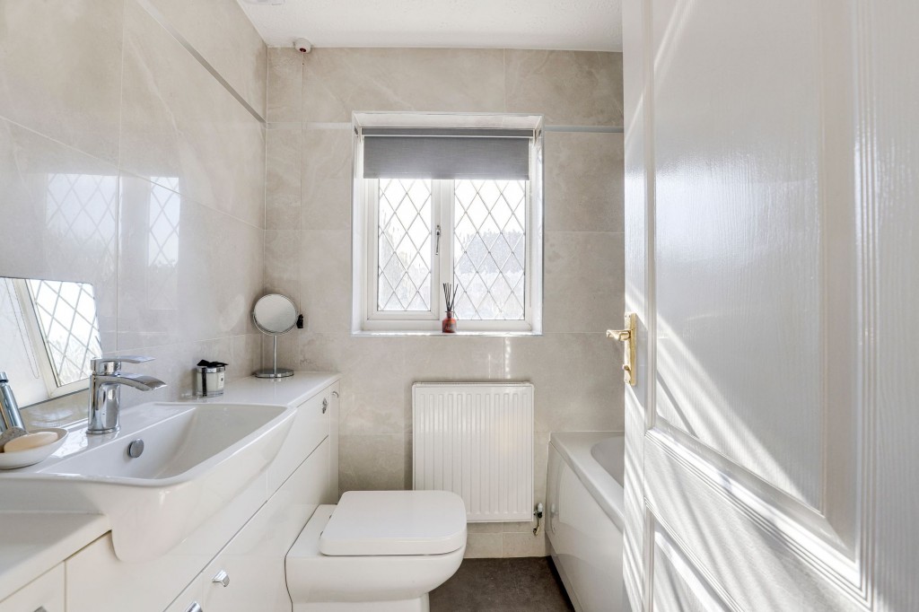 Colindale Gardens, Nuthall, NG16
