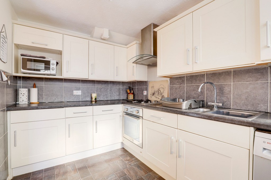 Colindale Gardens, Nuthall, NG16