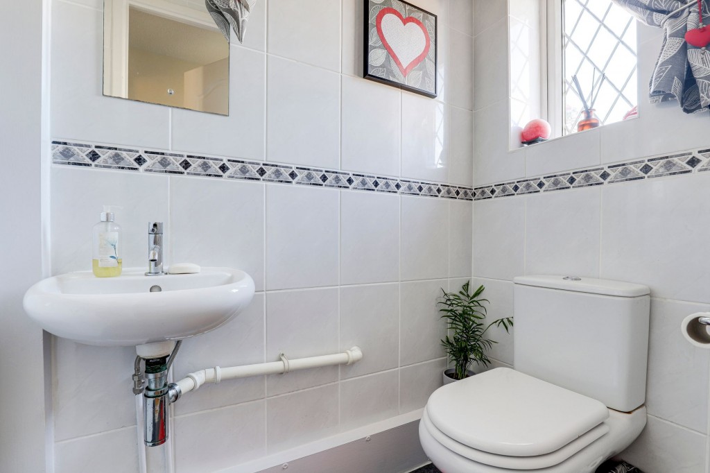 Colindale Gardens, Nuthall, NG16