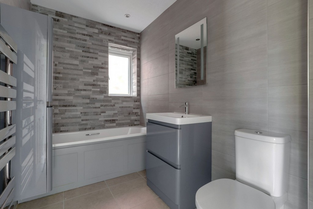 Hurricane Road, Hucknall, NG15