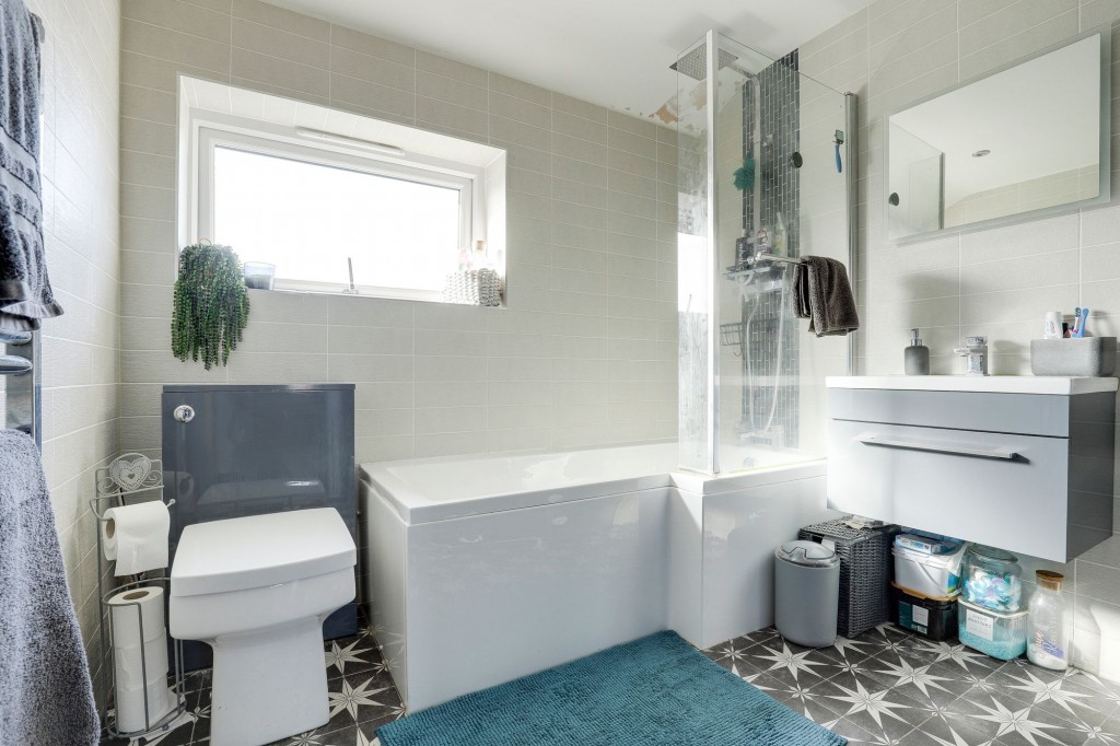 Dovedale Avenue, Long Eaton, NG10