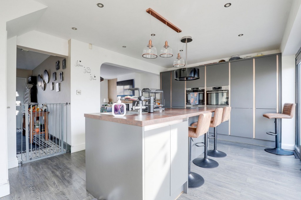 Dovedale Avenue, Long Eaton, NG10