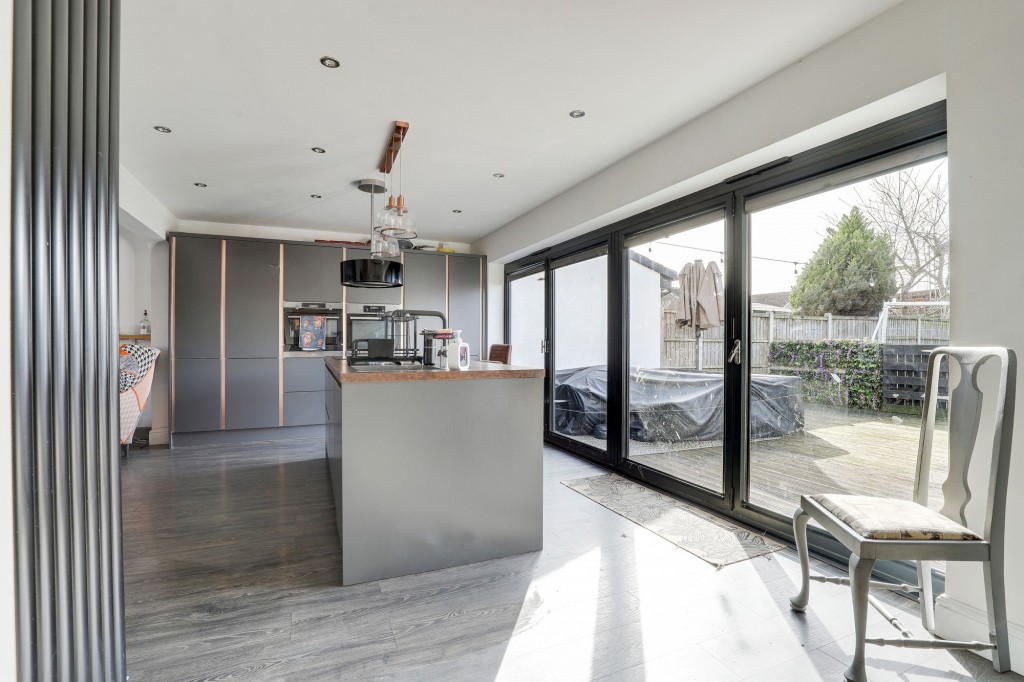 Dovedale Avenue, Long Eaton, NG10