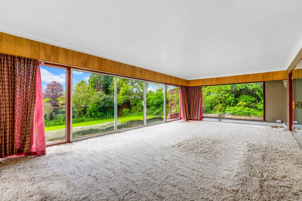 Dormy Close, Bramcote, NG9