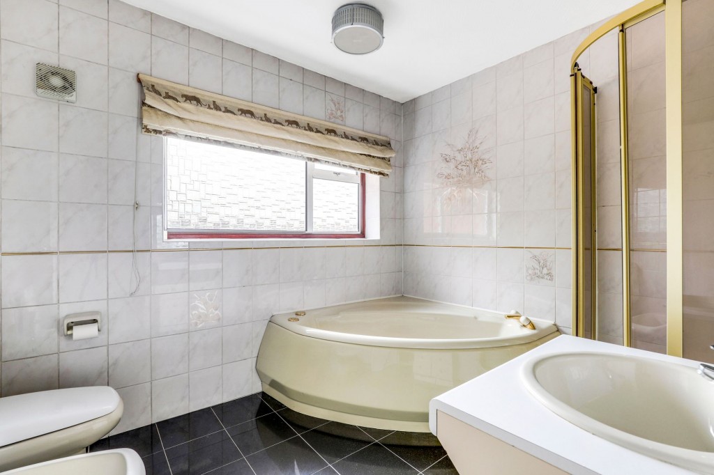 Dormy Close, Bramcote, NG9