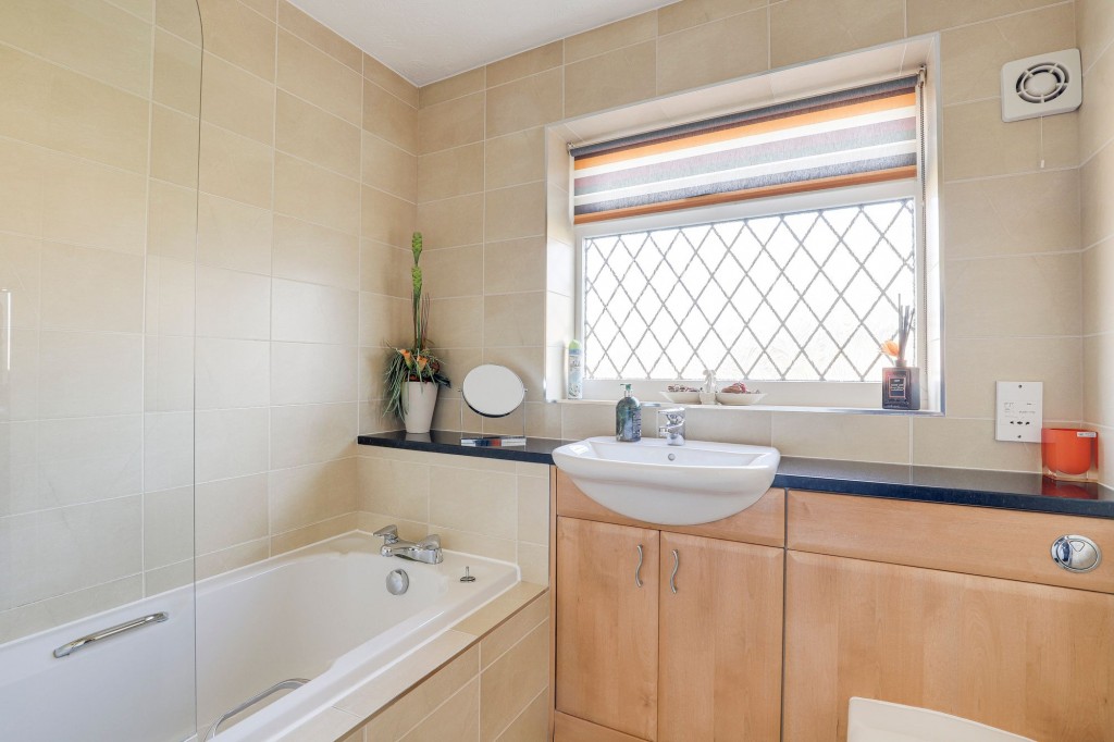 Dorset Gardens, West Bridgford, NG2