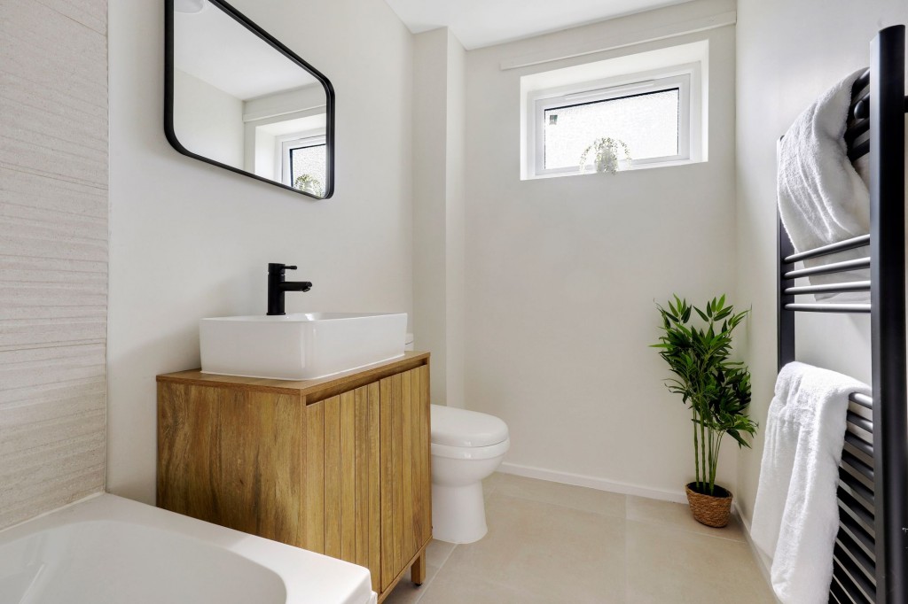 Kingsbridge Avenue, Nottingham, NG3