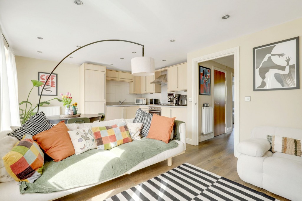 Radcliffe Road, Gamston, NG2