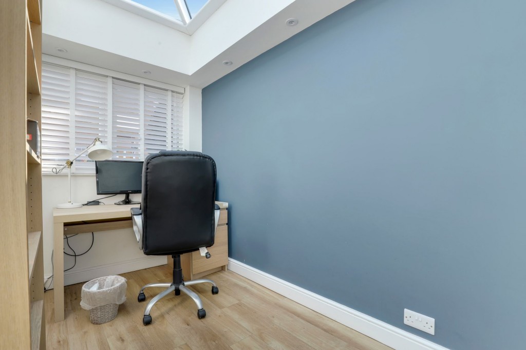Maythorn Close, West Bridgford, NG2
